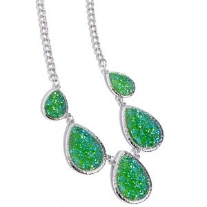 Elegant Green Teardrop Necklace